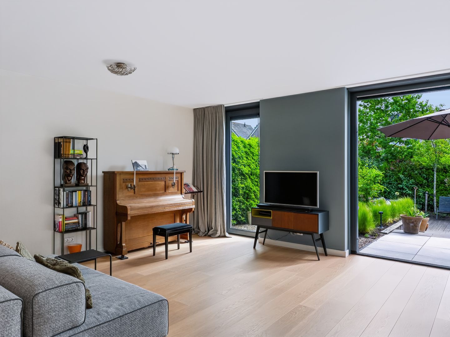 Sustainable Modern Villa in Serene Bergen Estate Setting — 10