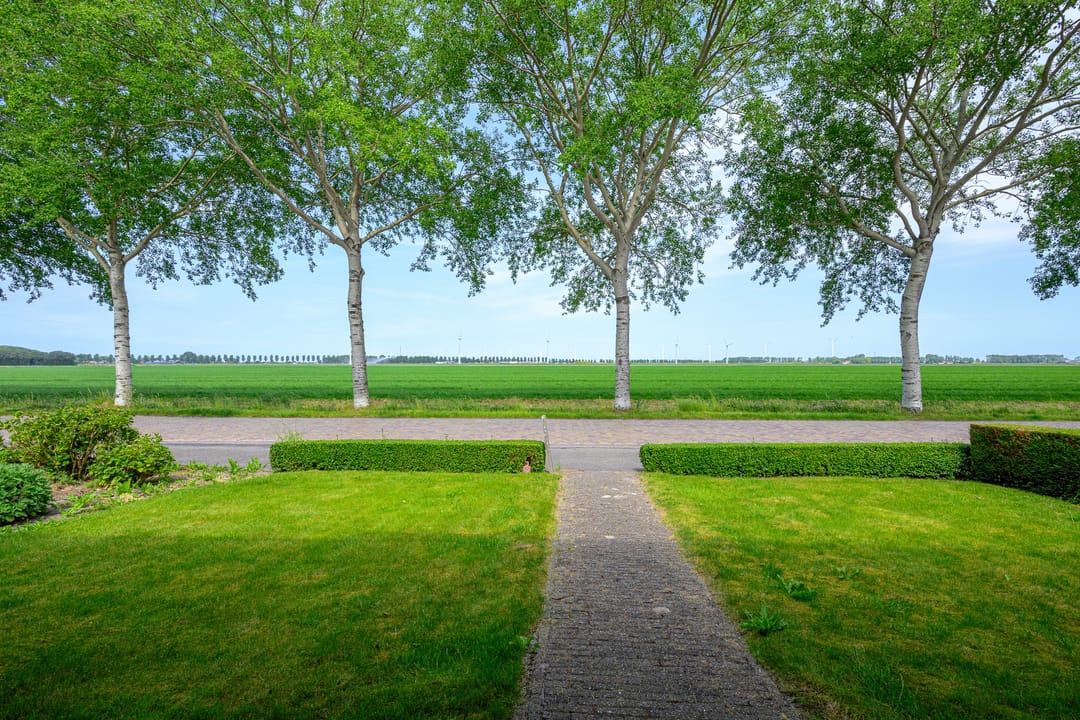Detached Waterfront Home with Open Views in Picturesque Twisk — 46