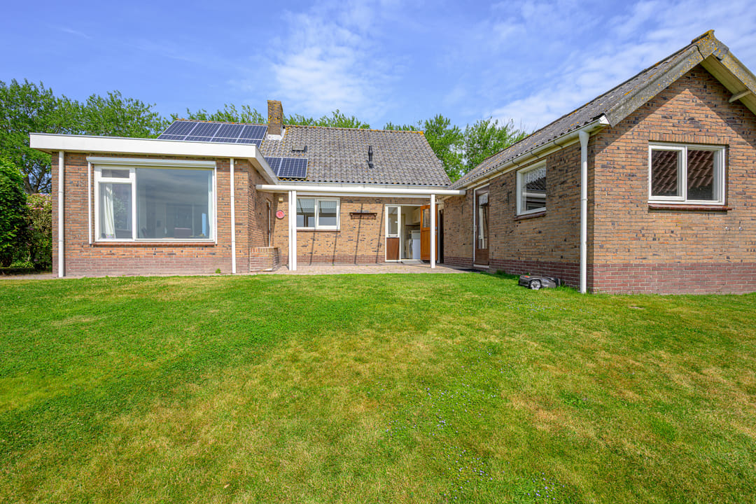 Detached Waterfront Home with Open Views in Picturesque Twisk — 47