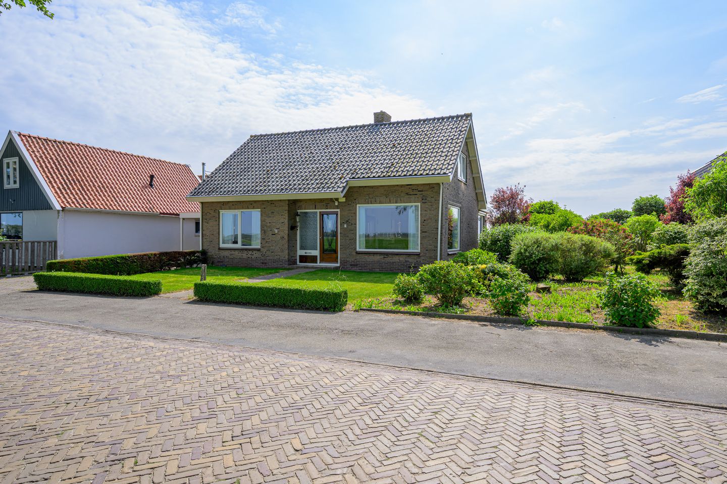 Detached Waterfront Home with Open Views in Picturesque Twisk — 50