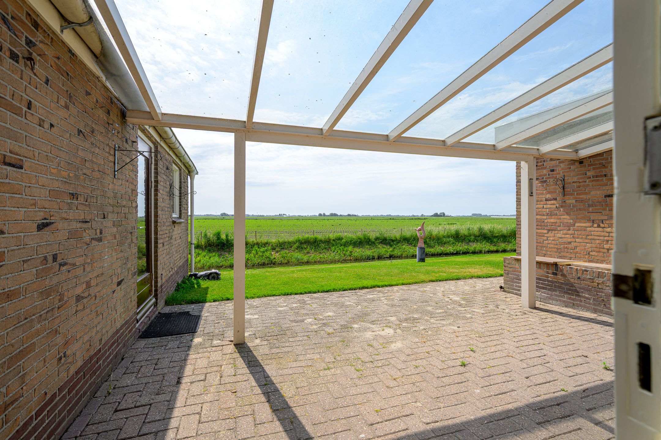 Detached Waterfront Home with Open Views in Picturesque Twisk — 45