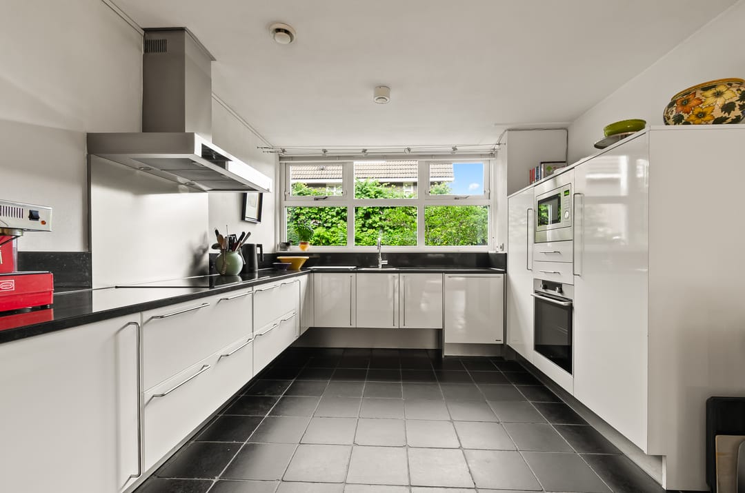Spacious and Energy Efficient Family Home with South-Facing Garden — 11