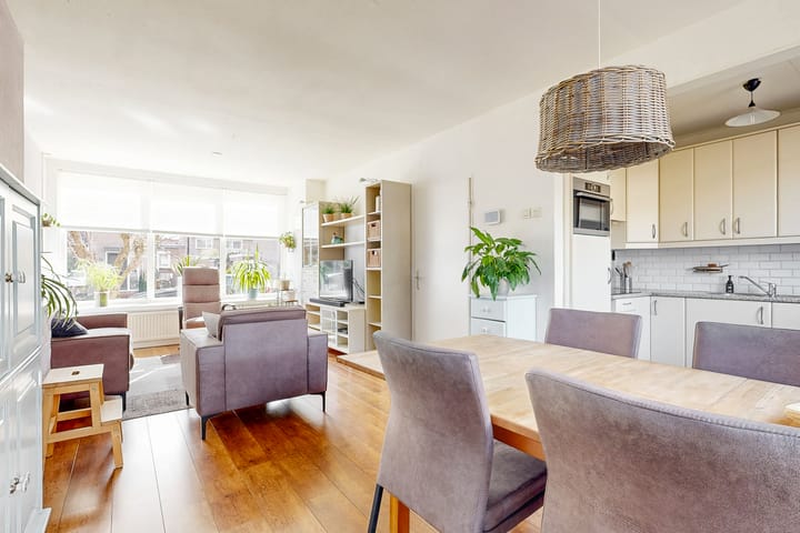 Tussenwoning te koop: Dorpsstraat 34, Zegveld