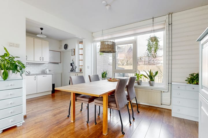 Tussenwoning te koop: Dorpsstraat 34, Zegveld