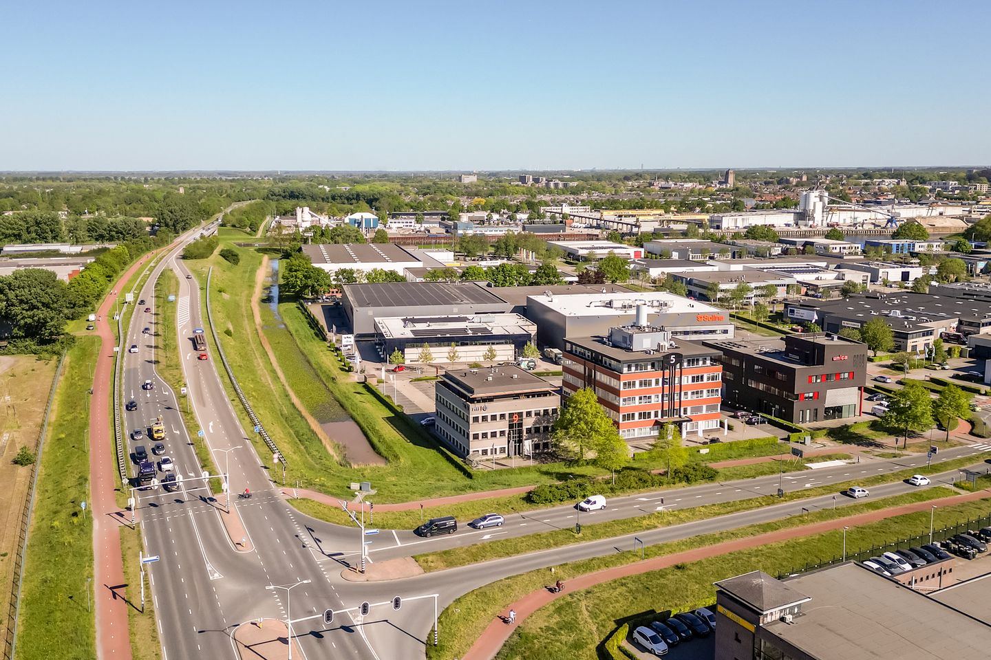 Bekijk foto 2 van De Waard 5