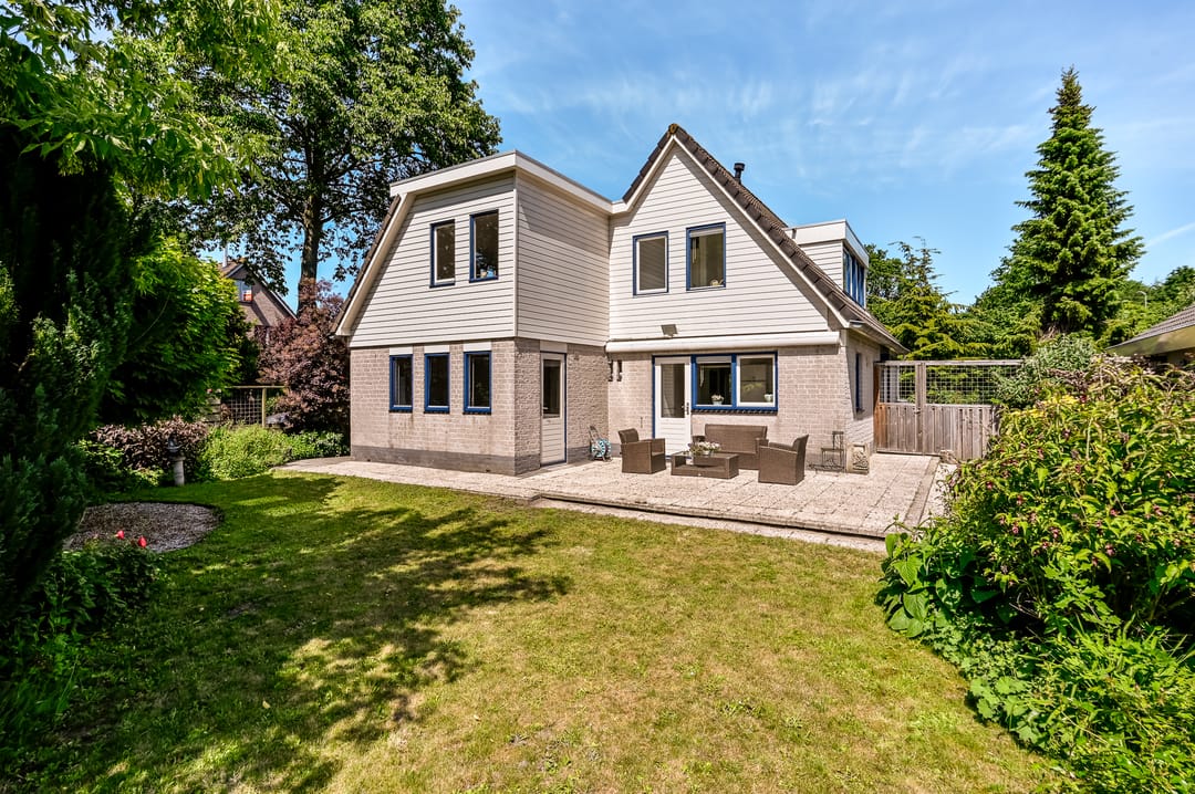 Spacious Family Home in Filmwijk Almere — 38
