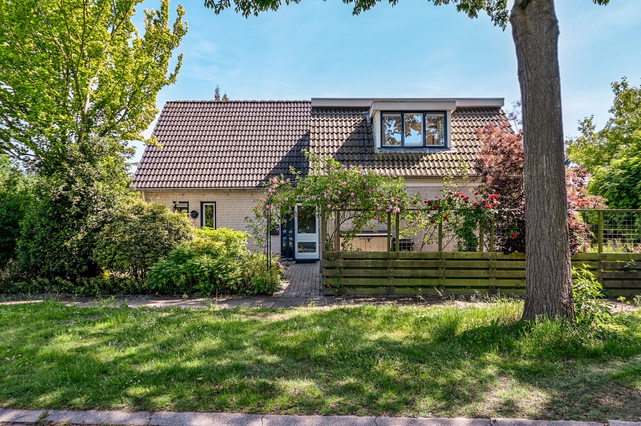 Spacious Family Home in Filmwijk Almere — 48