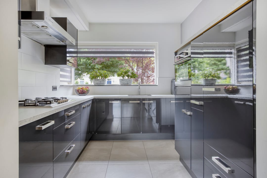 Spacious Family Home with Four Bedrooms and Garage in Child-Friendly Schilderswijk — 11