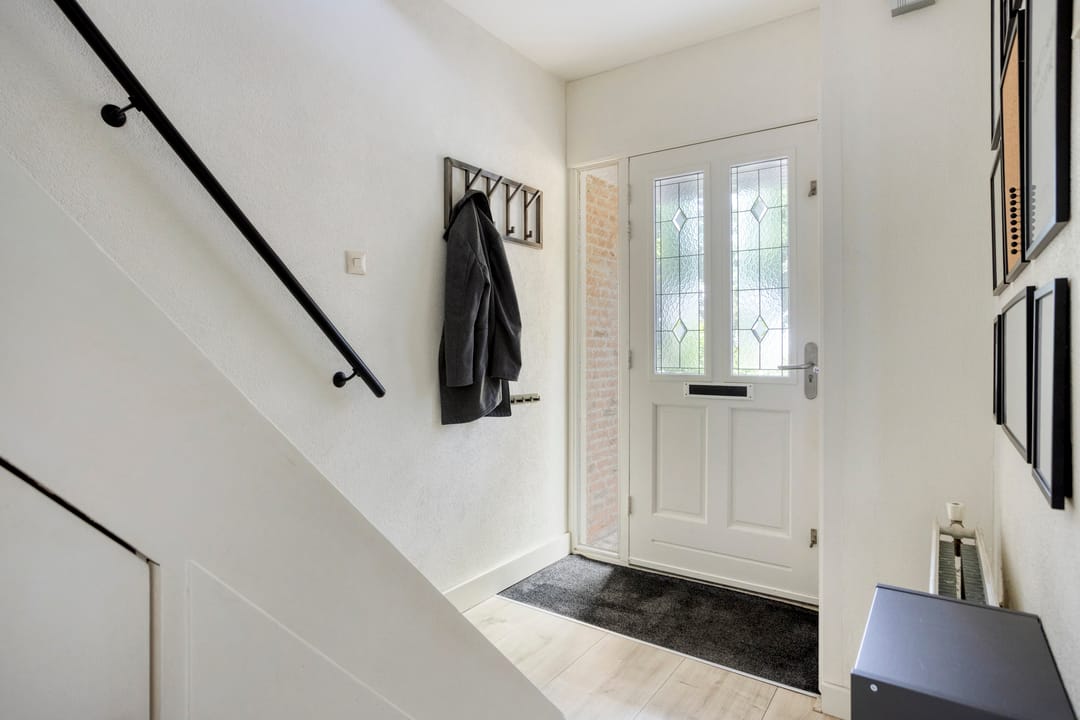 Spacious Family Home with Four Bedrooms and Garage in Child-Friendly Schilderswijk — 7