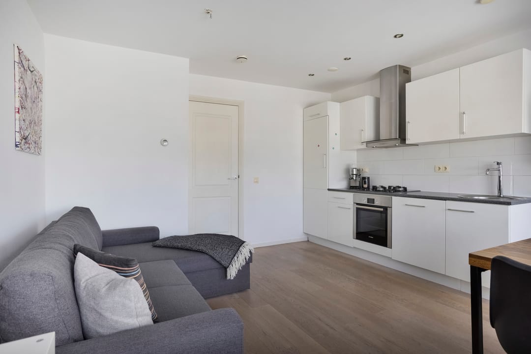 Top Floor Apartment with Licensed Rooftop Terrace Near Westerpark — 7