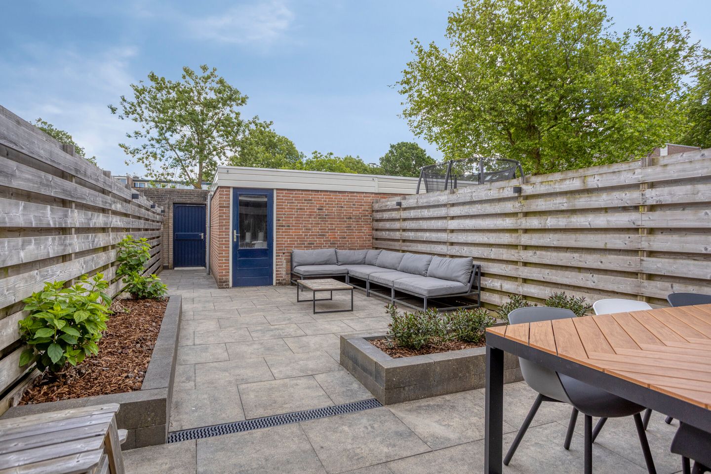 Spacious Family Home with Four Bedrooms and Garage in Child-Friendly Schilderswijk — 29