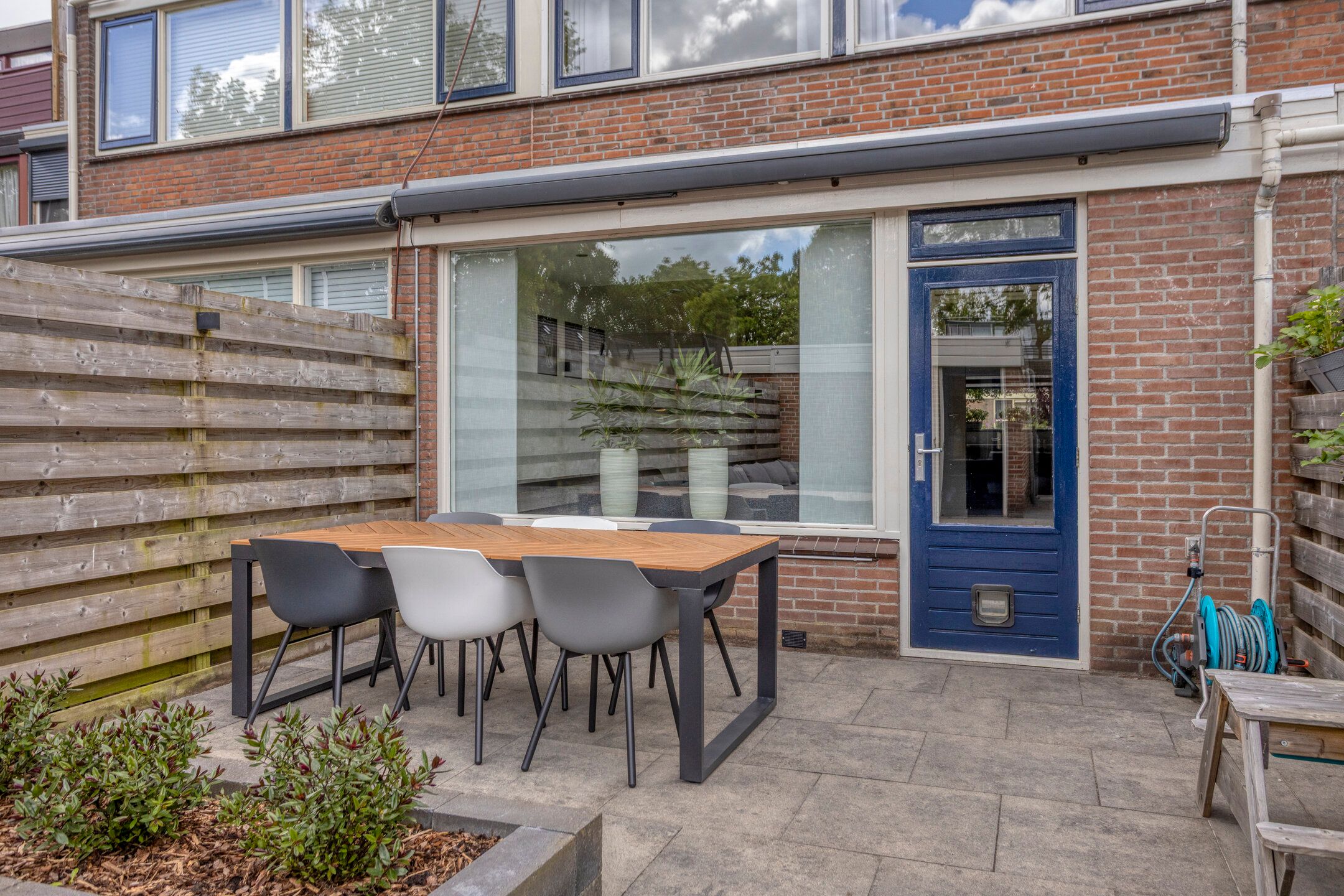 Spacious Family Home with Four Bedrooms and Garage in Child-Friendly Schilderswijk — 30