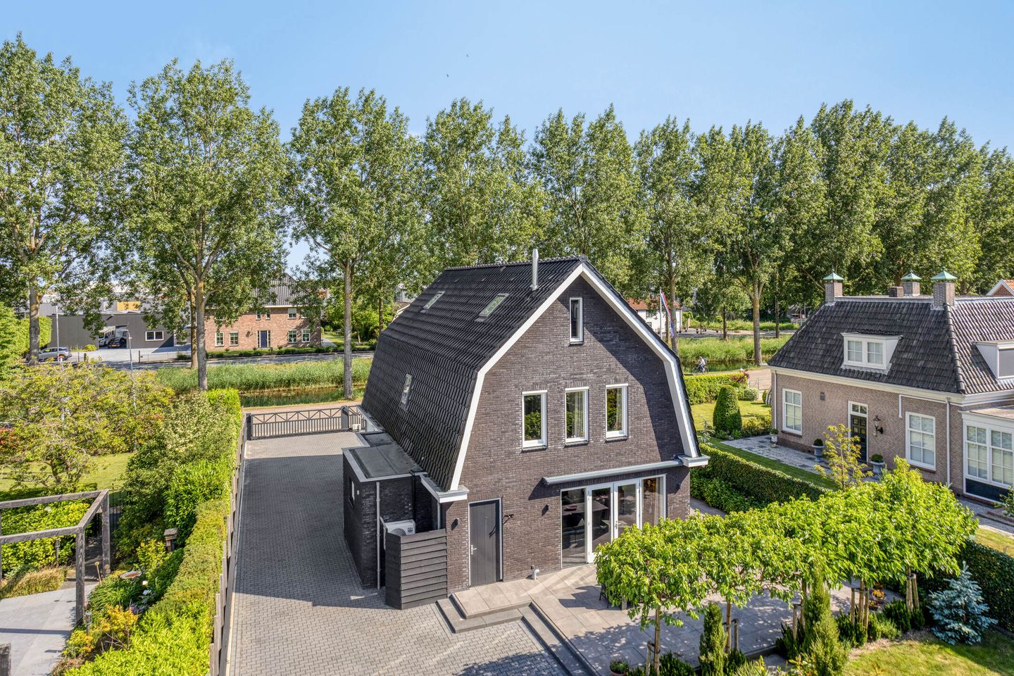 Modern Gas-Free Villa with Four Bedrooms and Double Garage — 49