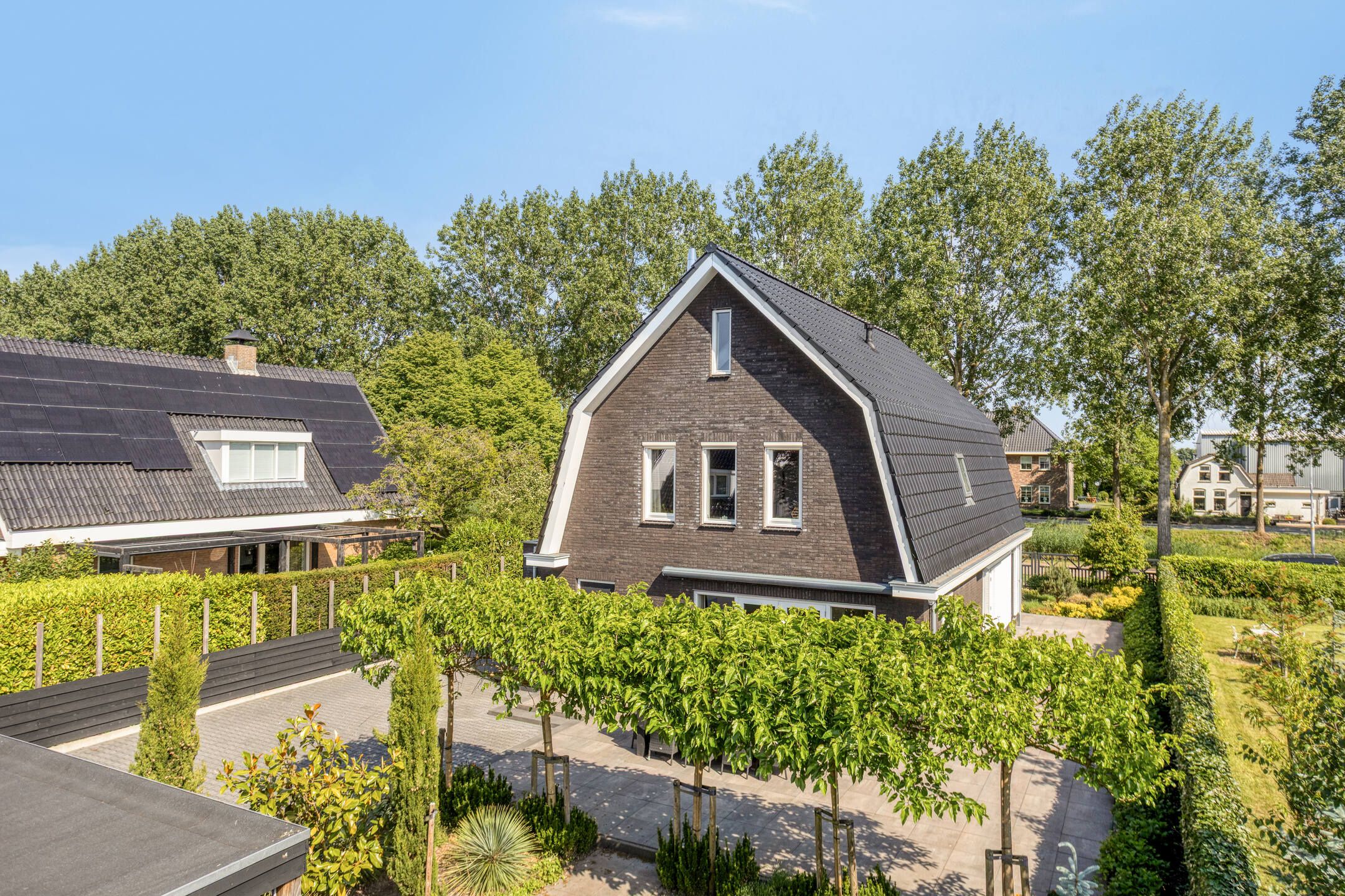 Modern Gas-Free Villa with Four Bedrooms and Double Garage — 48