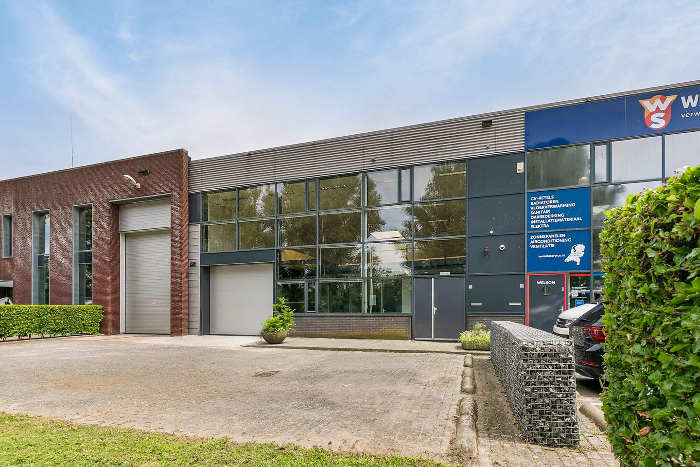 View photo 2 of Laanenderweg 33