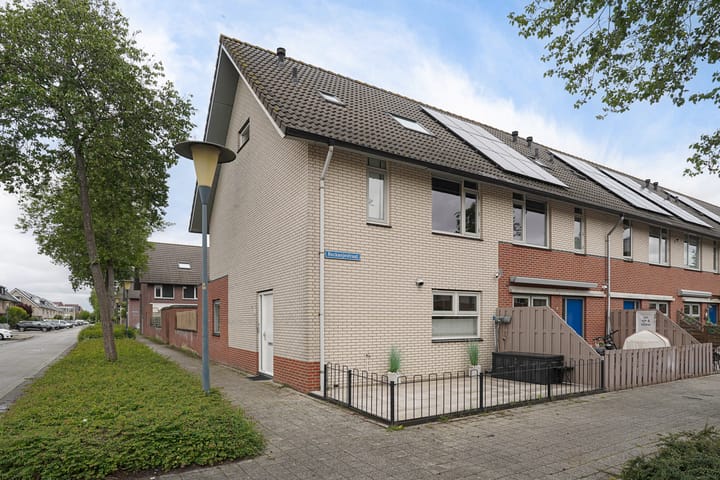 Photo 4 of Piershilstraat 12