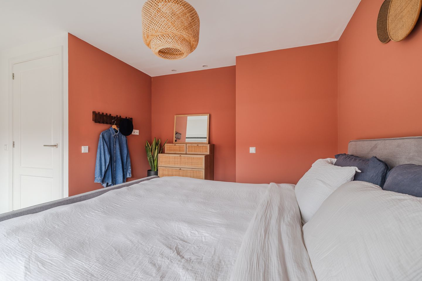Modern three room tussenwoning with sun filled west garden — 29