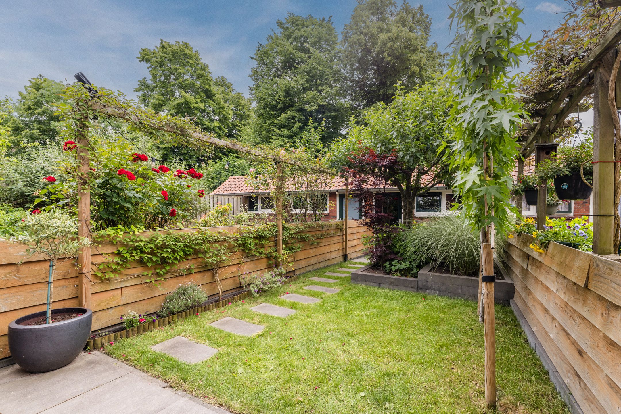 Modern three room tussenwoning with sun filled west garden — 21