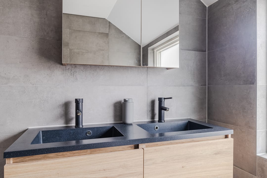 Modern three room tussenwoning with sun filled west garden — 37