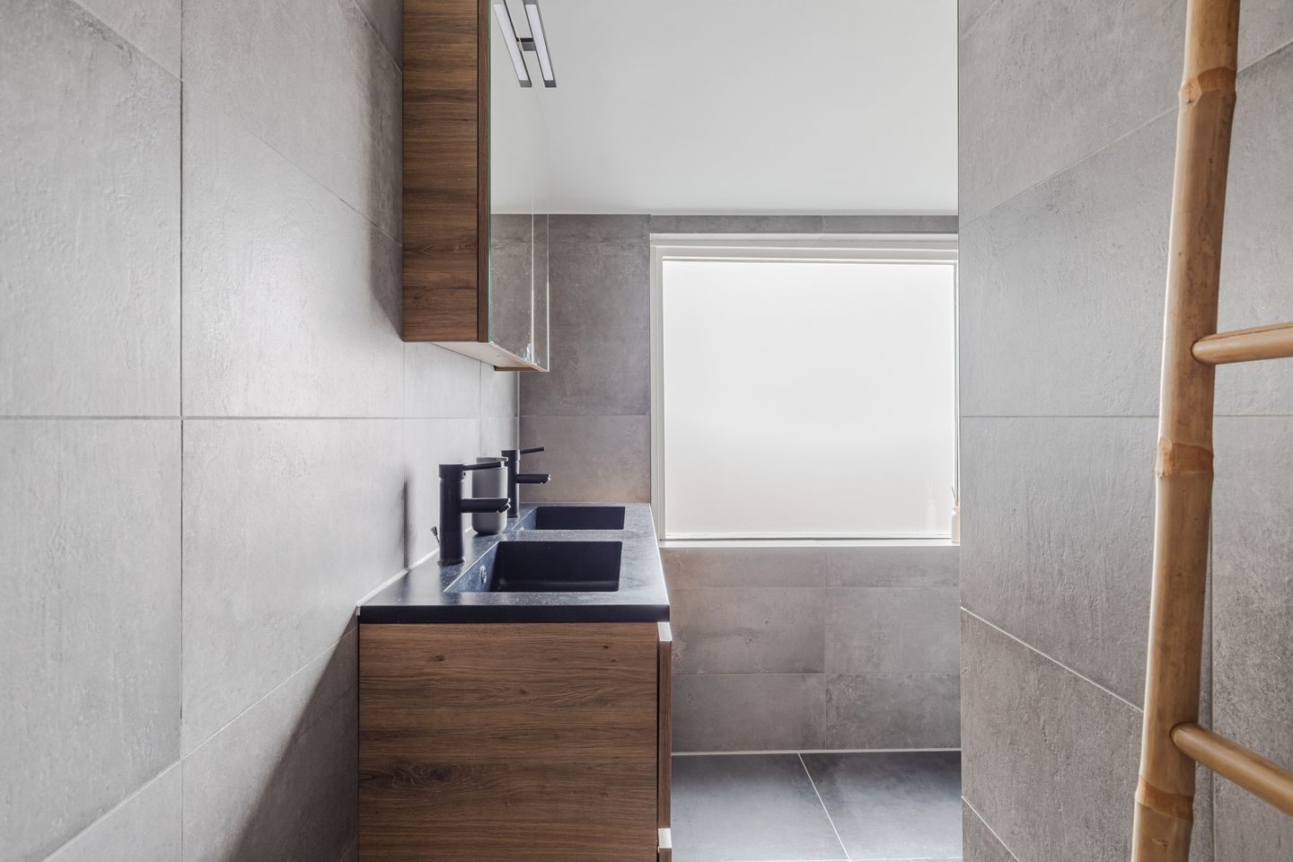 Modern three room tussenwoning with sun filled west garden — 35