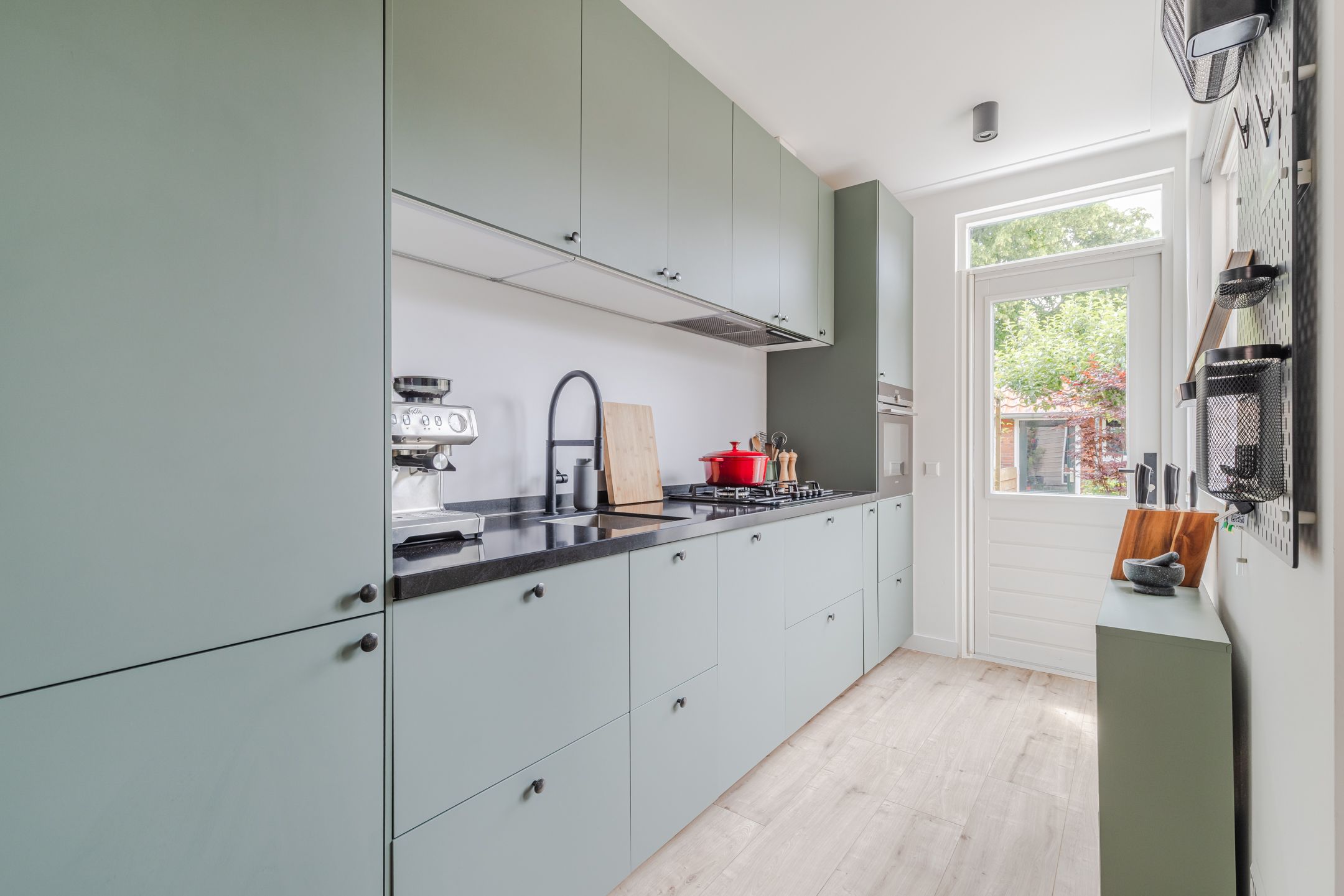 Modern three room tussenwoning with sun filled west garden — 15