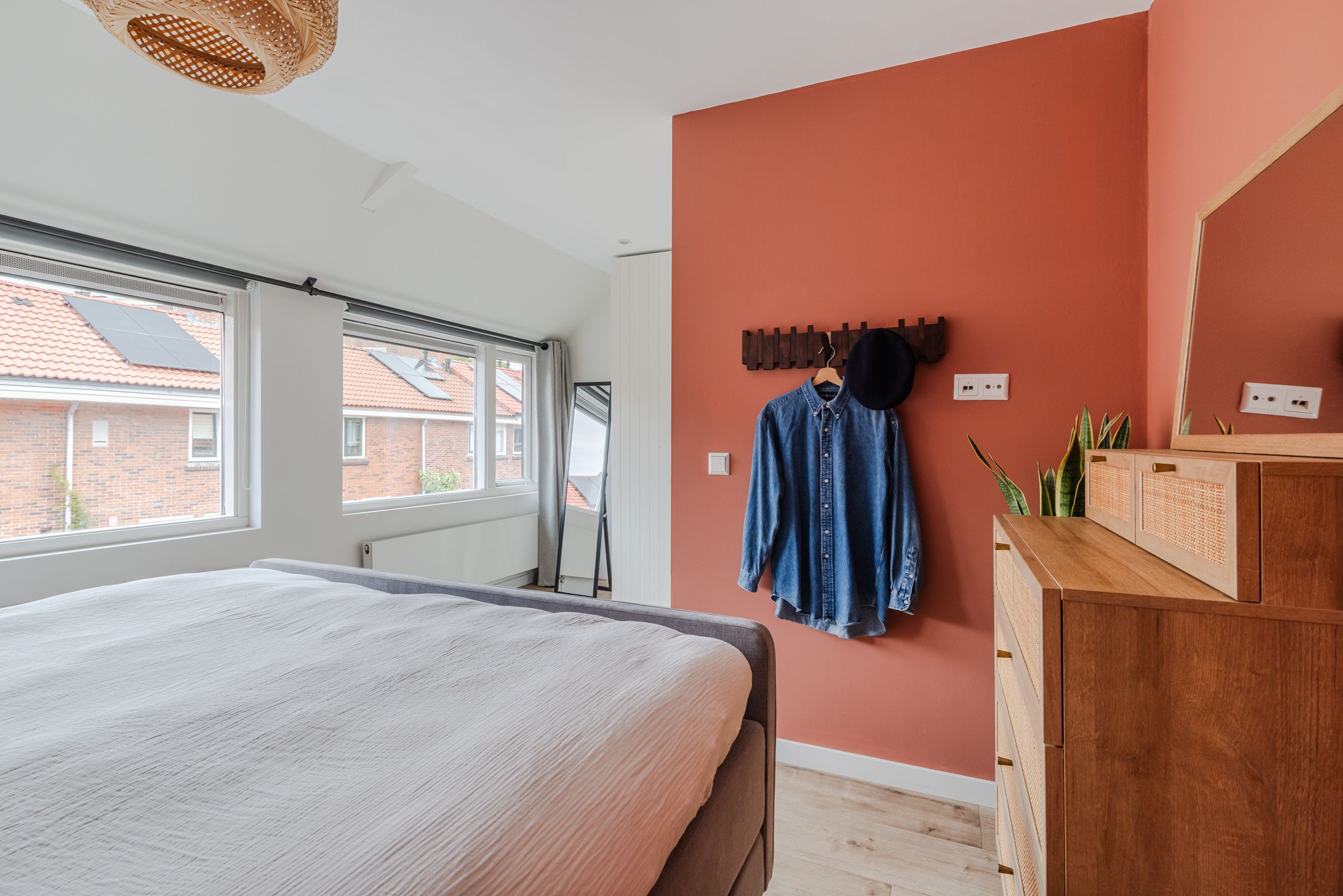 Modern three room tussenwoning with sun filled west garden — 30