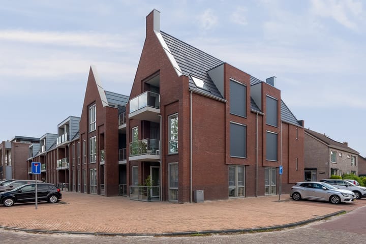 Photo 2 of Kampstraat 1-A1