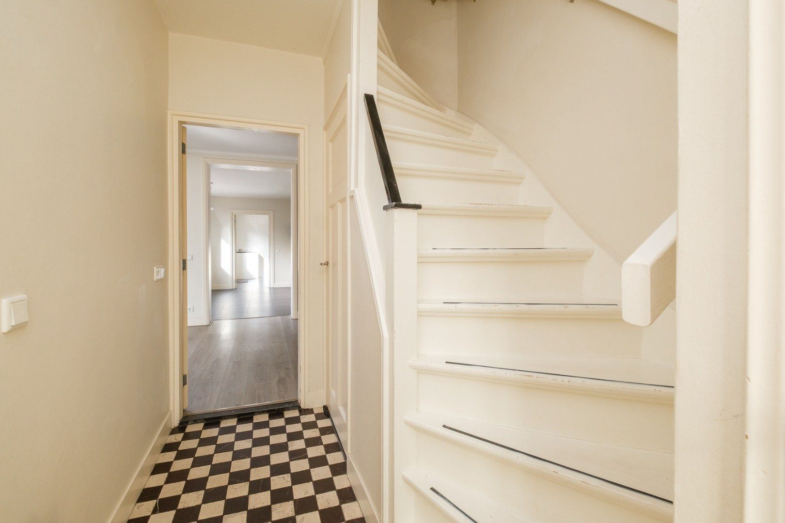 Photo 9 of Stuivenbergstraat 28