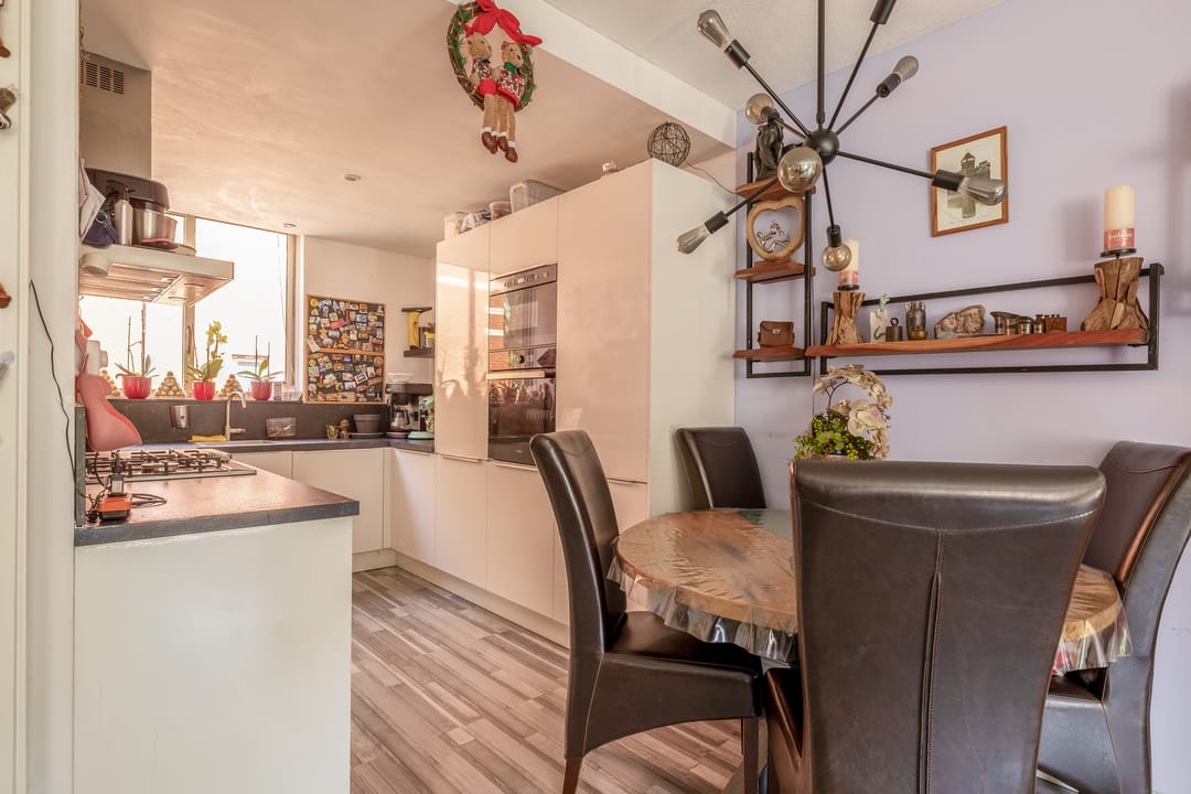 Spacious Five Bedroom Family Home Near Jagersplas — 11