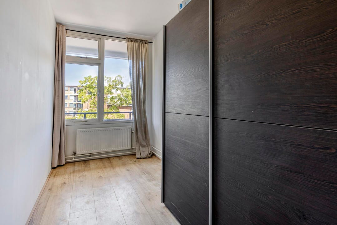 Spacious 4-Room Apartment with Balcony in Green Residential Area of The Hague Southwest — 16