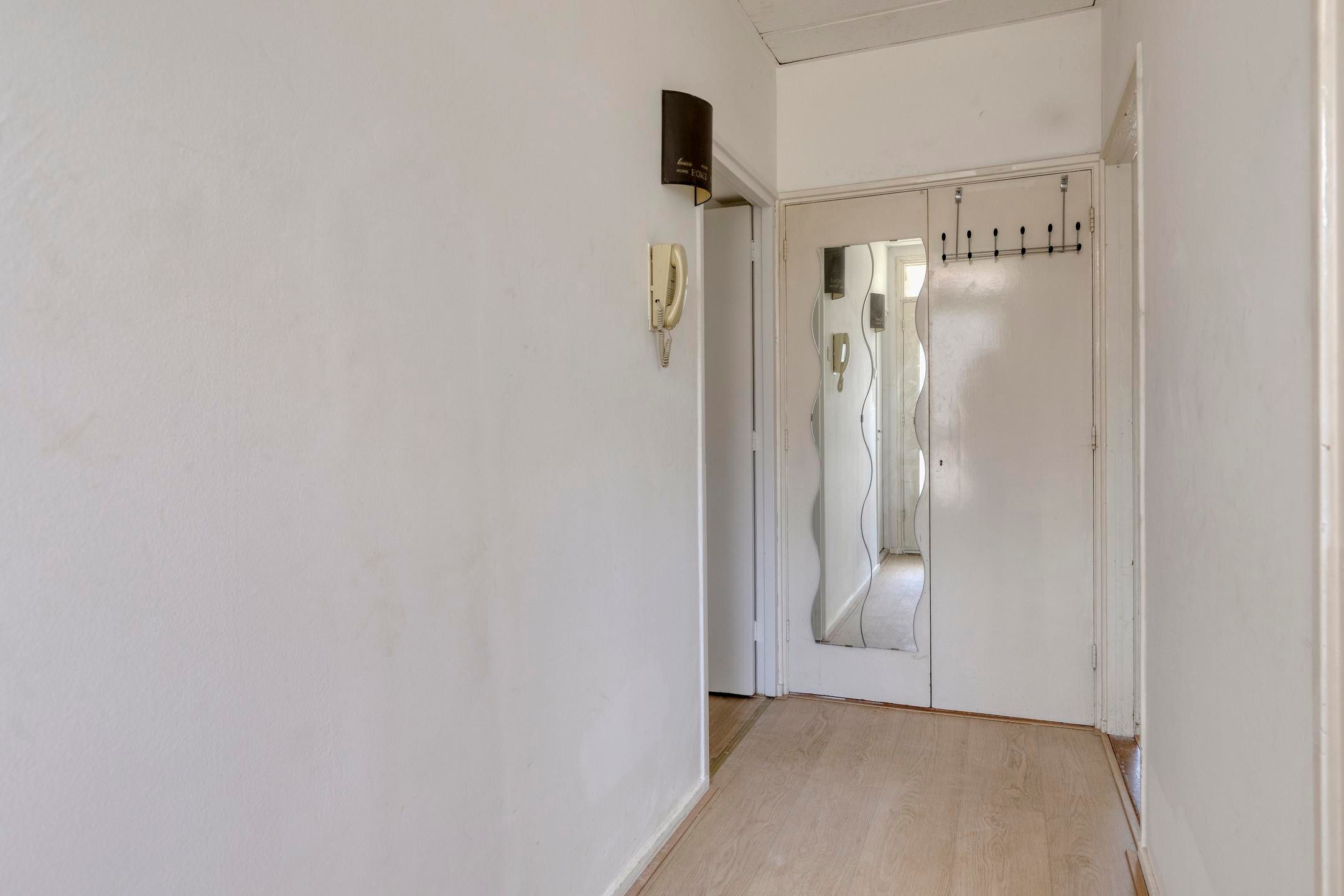 Spacious 4-Room Apartment with Balcony in Green Residential Area of The Hague Southwest — 15