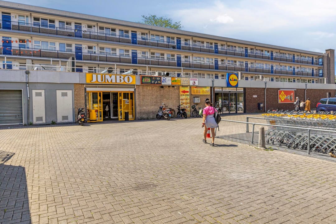 Spacious 4-Room Apartment with Balcony in Green Residential Area of The Hague Southwest — 31