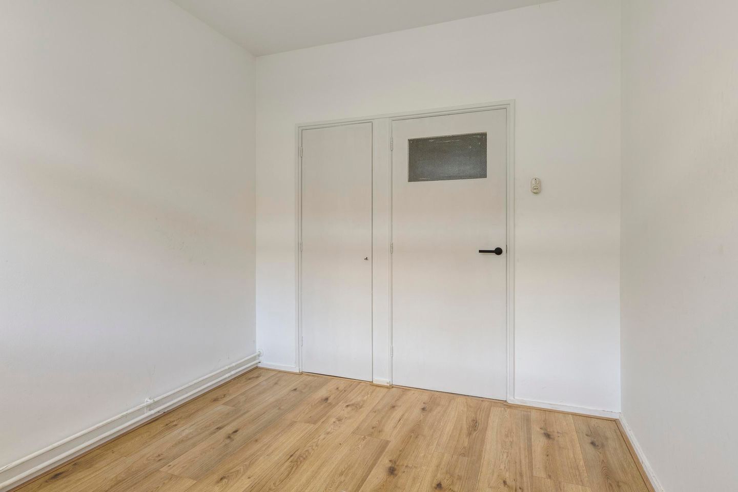 Spacious 4-Room Apartment with Balcony in Green Residential Area of The Hague Southwest — 14