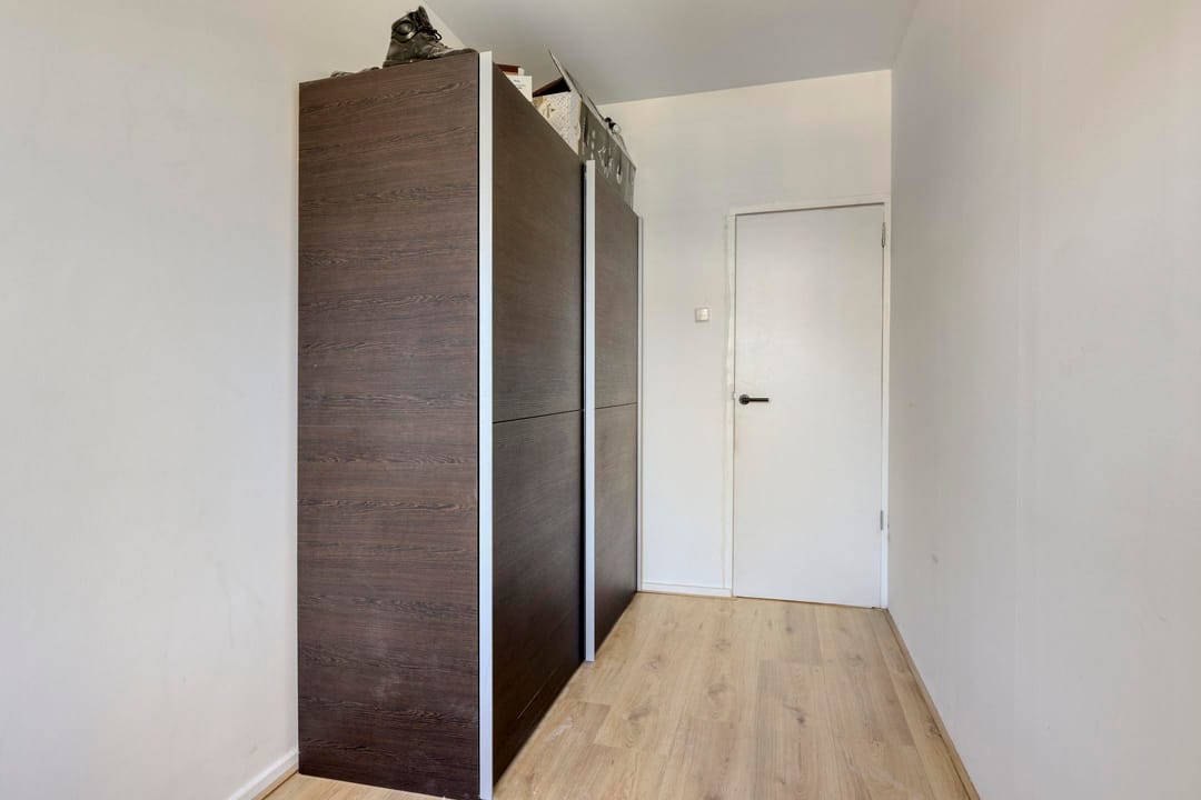 Spacious 4-Room Apartment with Balcony in Green Residential Area of The Hague Southwest — 17