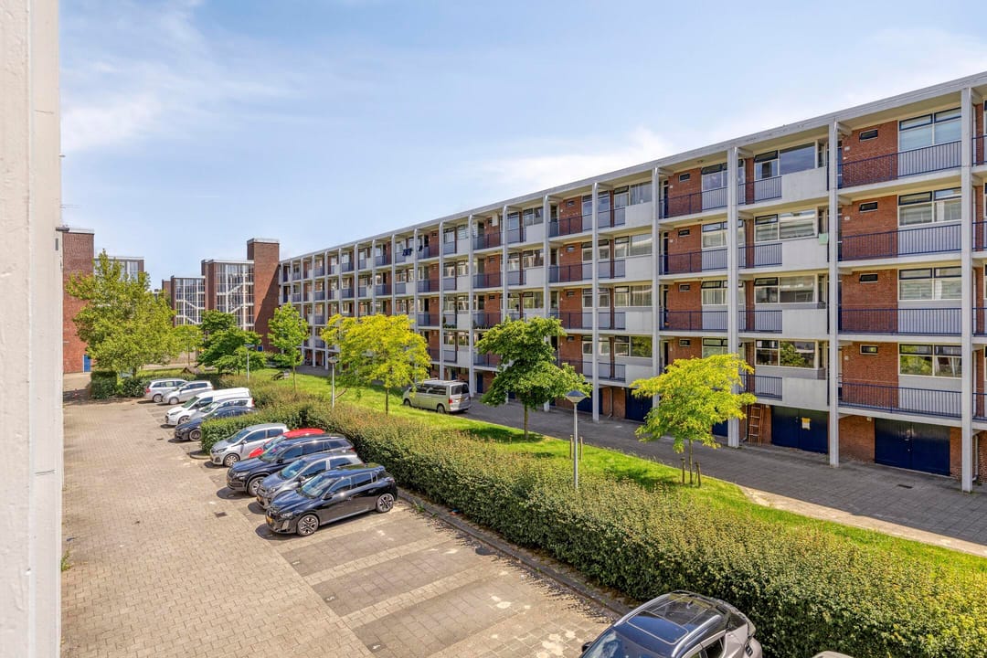 Spacious 4-Room Apartment with Balcony in Green Residential Area of The Hague Southwest — 28