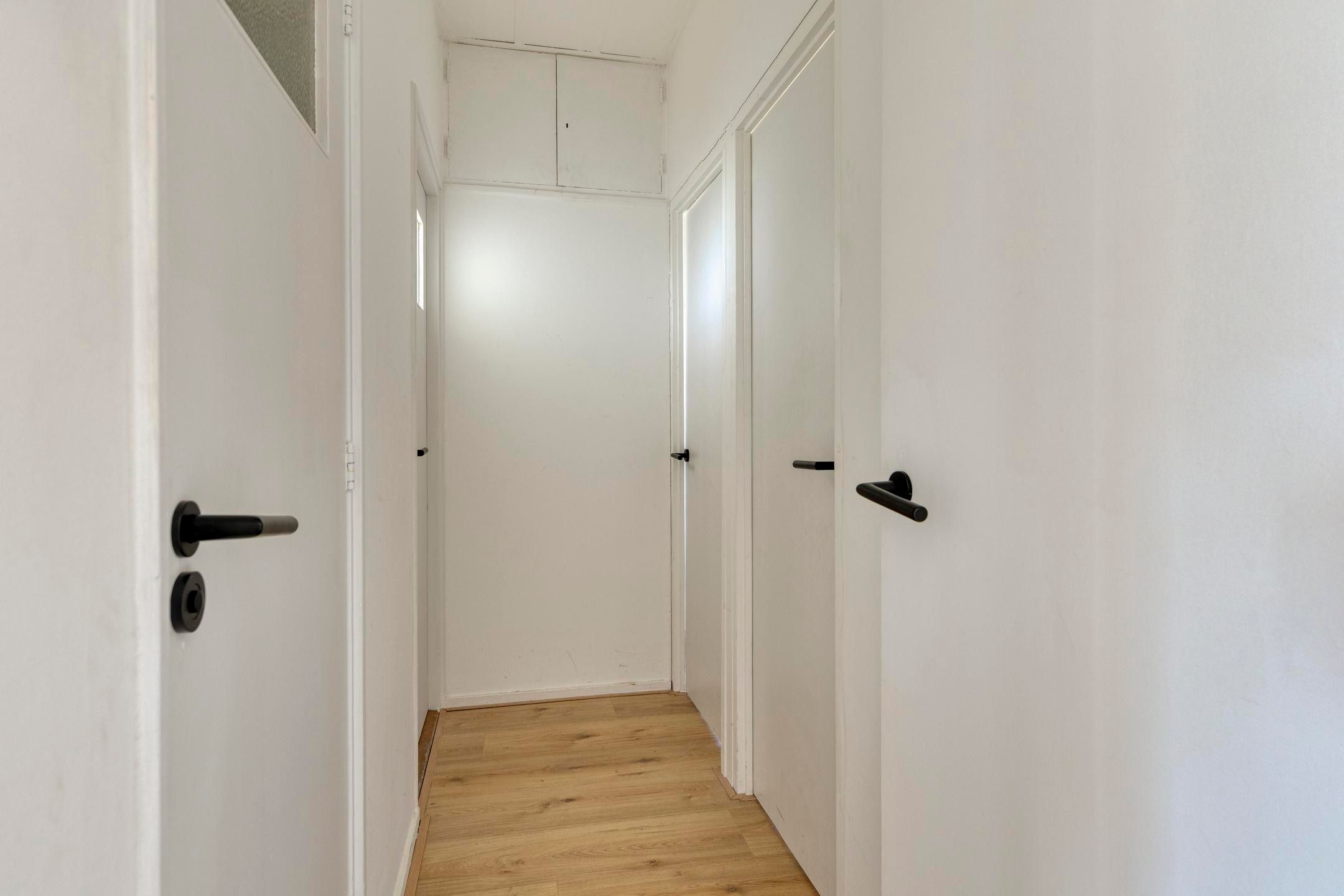 Spacious 4-Room Apartment with Balcony in Green Residential Area of The Hague Southwest — 18
