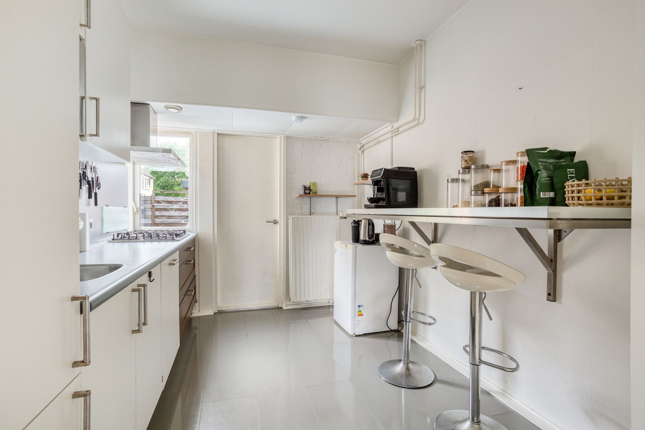 Photo 12 of Albert Schweitzerstraat 41