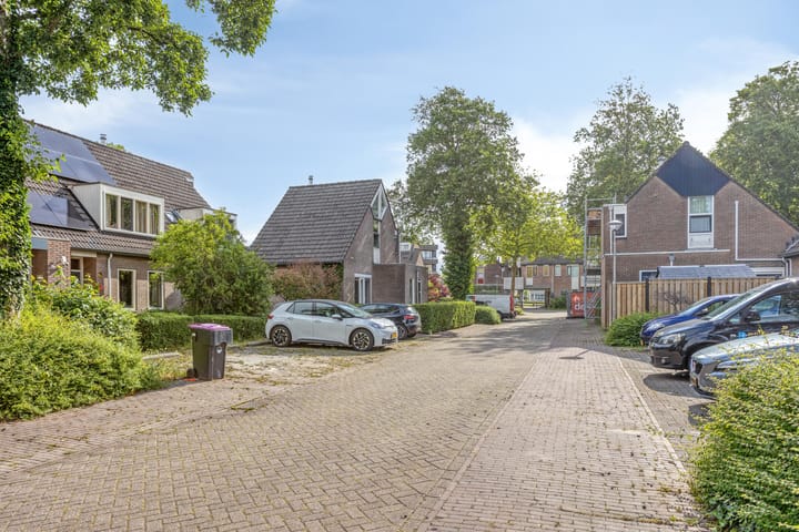 Photo 4 of Albert Schweitzerstraat 41
