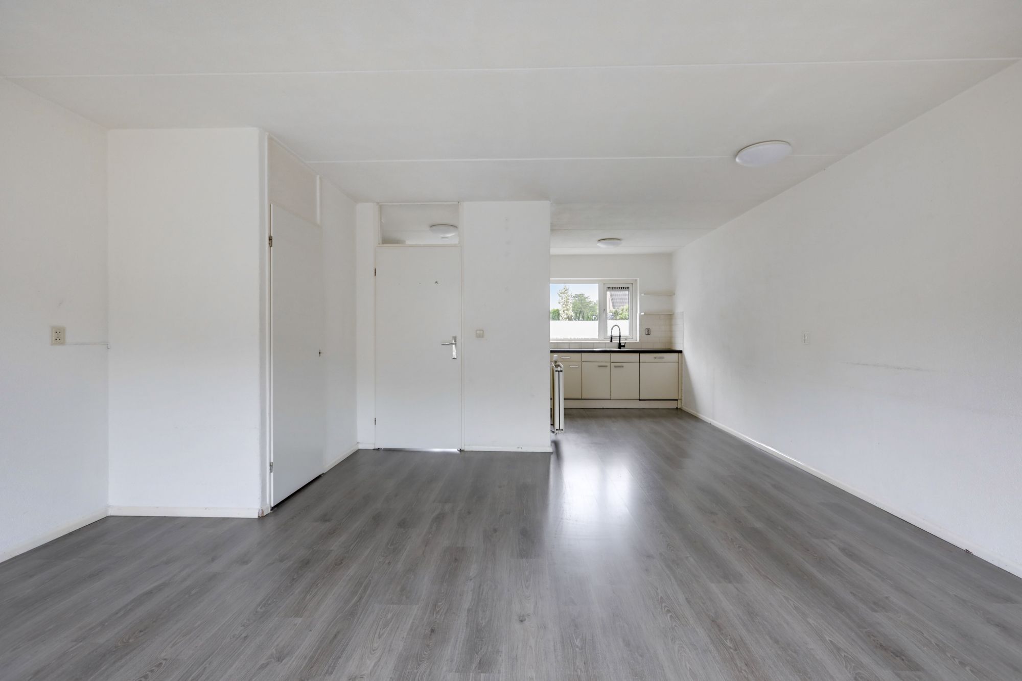 Spacious 4 Bedroom Terraced House with Large Garden — 15