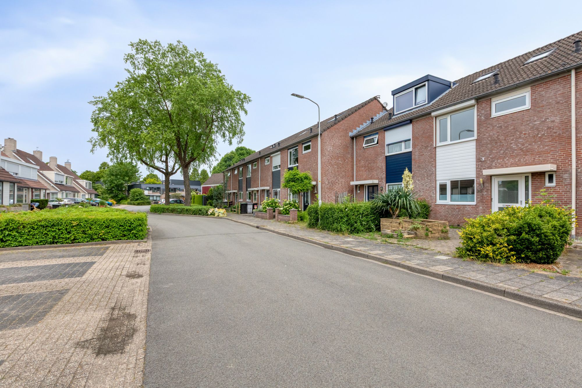 Spacious 4 Bedroom Terraced House with Large Garden — 39