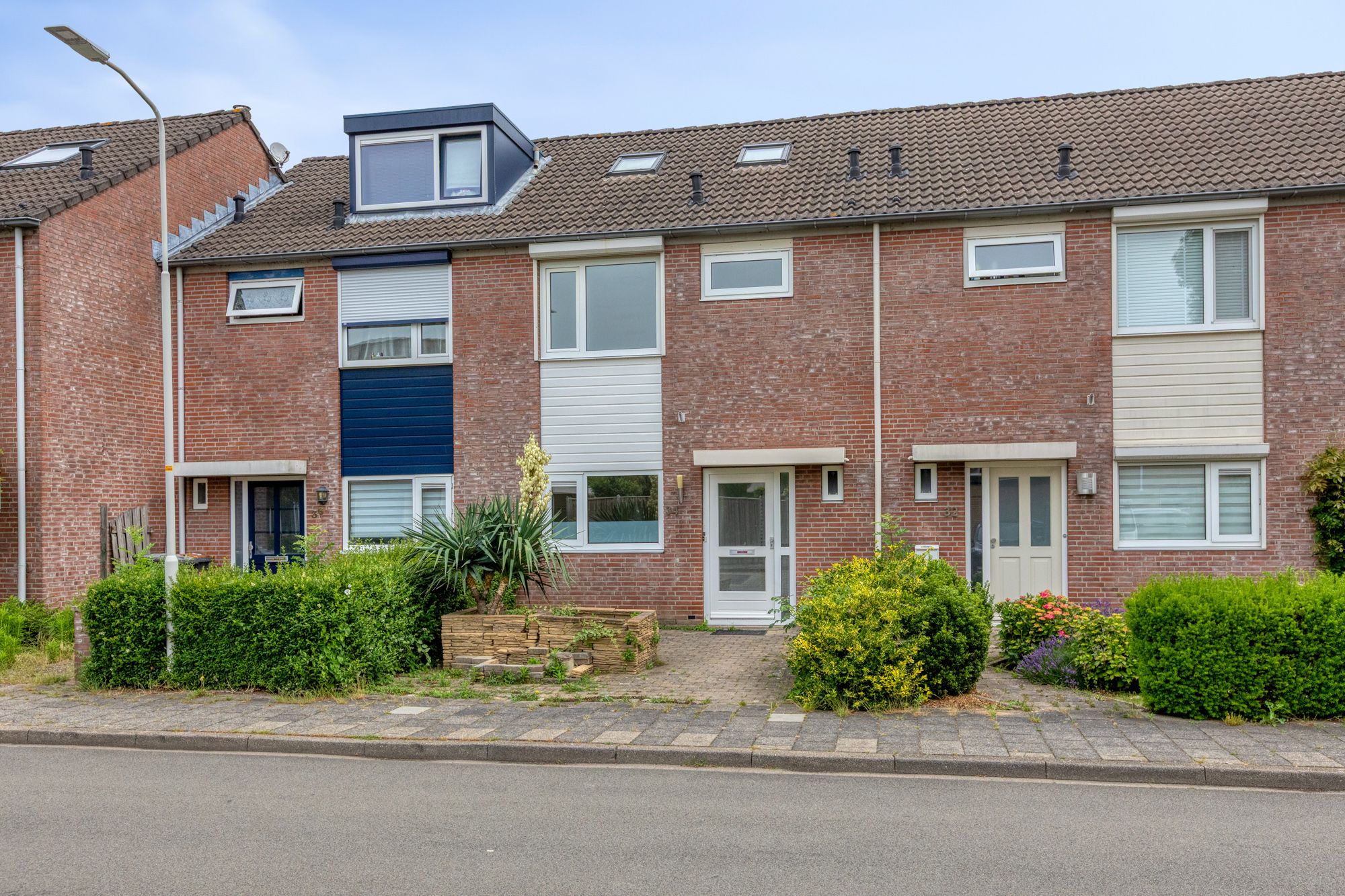 Spacious 4 Bedroom Terraced House with Large Garden — 36