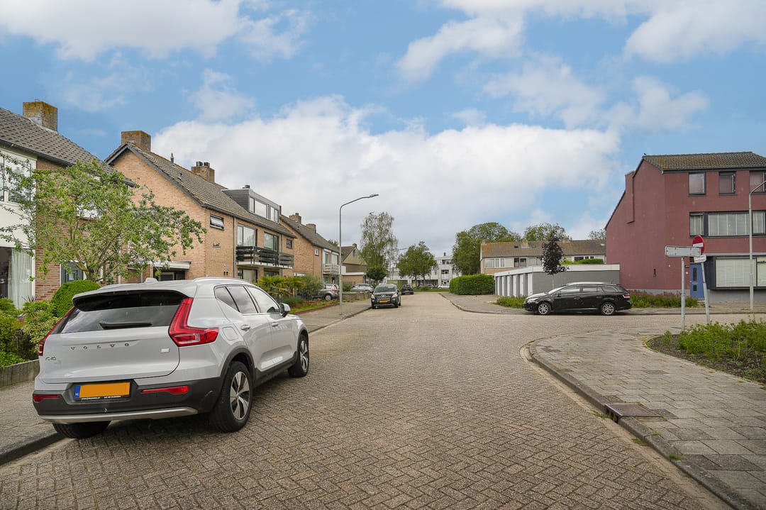 Photo 38 of van der Aastraat 16