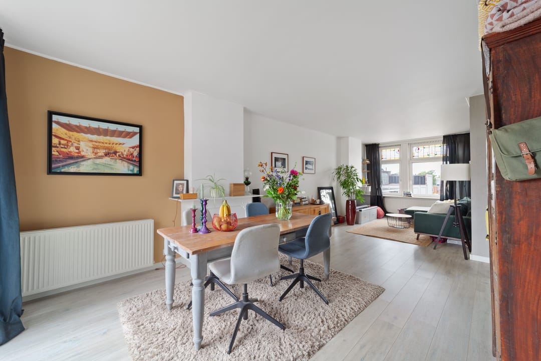 Starter Apartment with Sunny South-Facing Balcony Near Harbor and City Center — 13