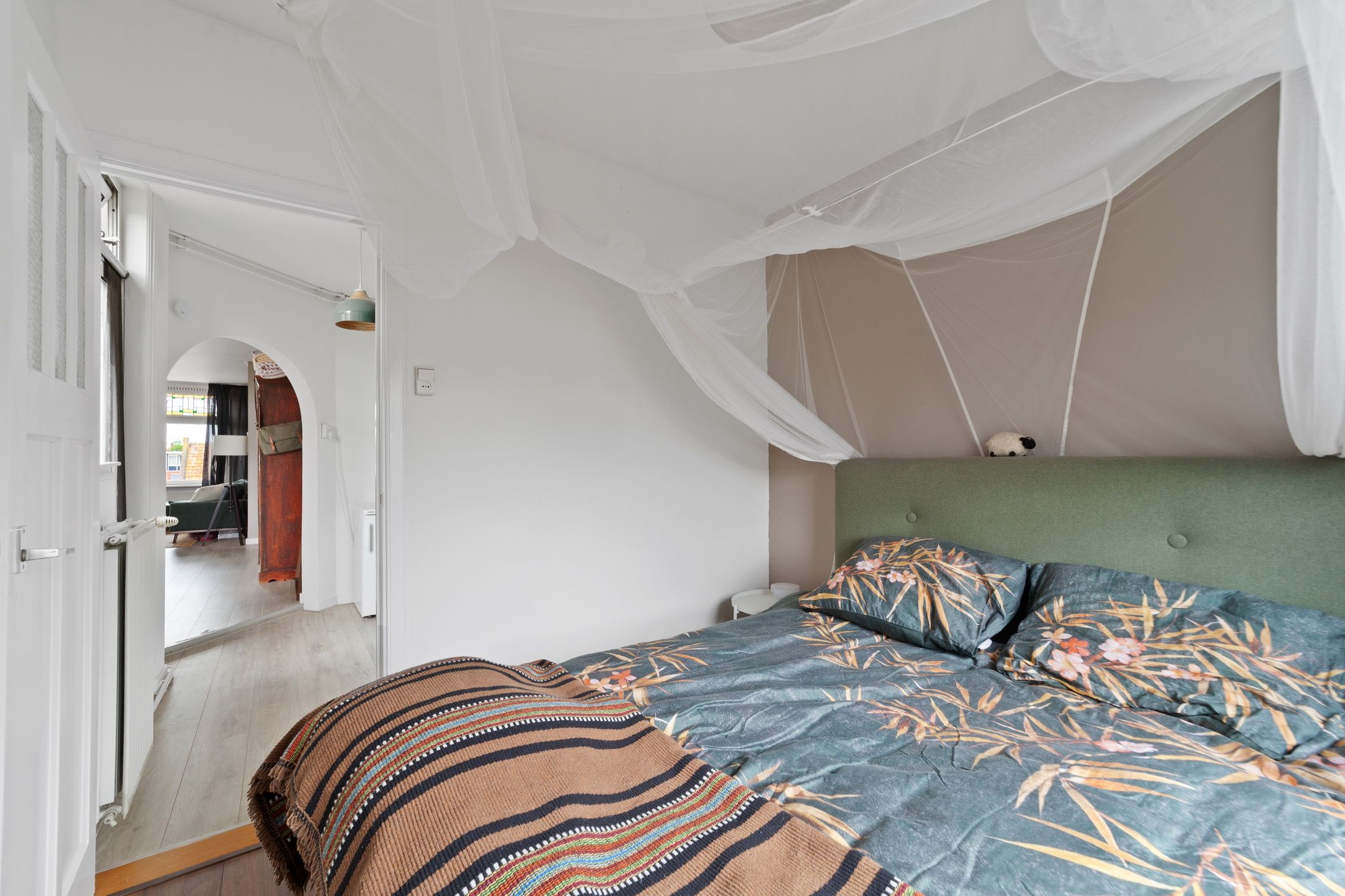 Starter Apartment with Sunny South-Facing Balcony Near Harbor and City Center — 24