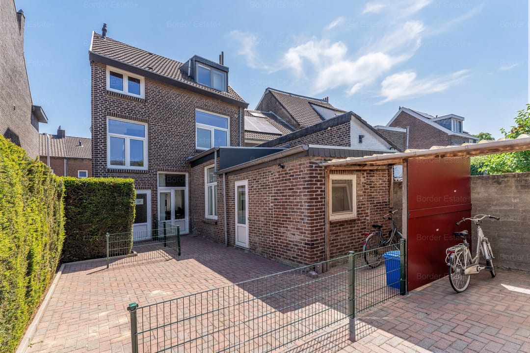 Characteristic Light Apartment with Bay Window in Maastricht — 13