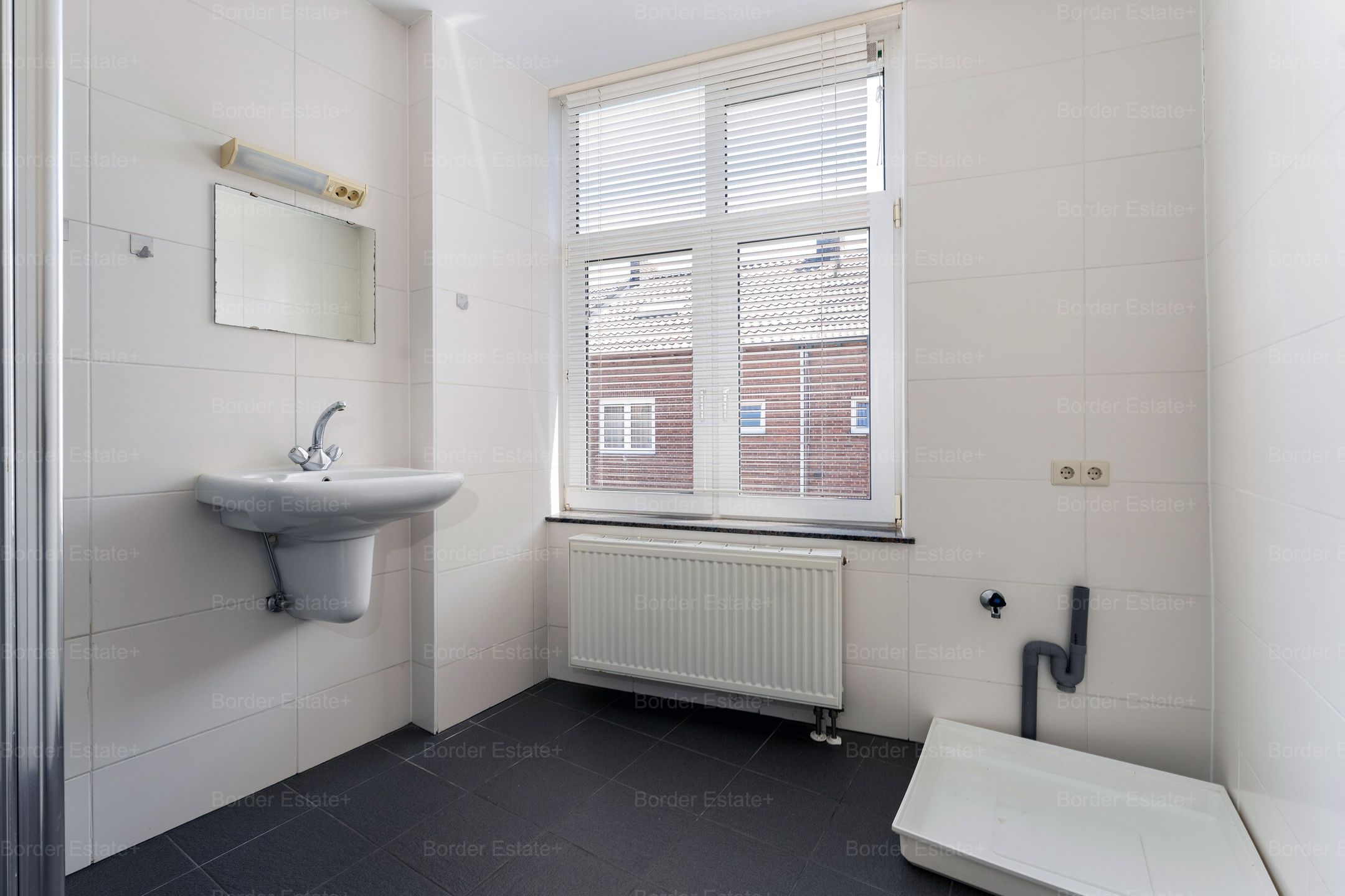 Characteristic Light Apartment with Bay Window in Maastricht — 9