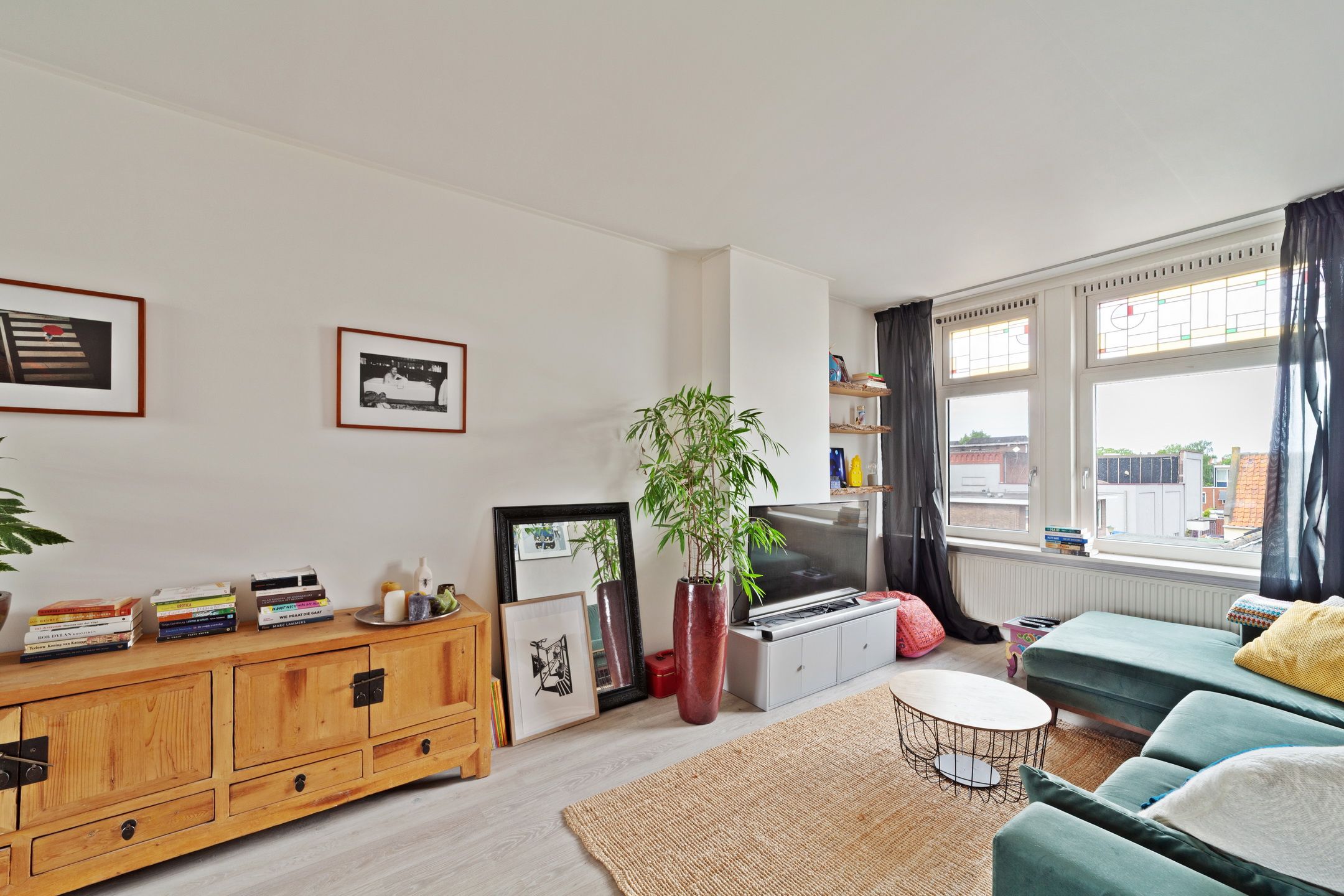 Starter Apartment with Sunny South-Facing Balcony Near Harbor and City Center — 12