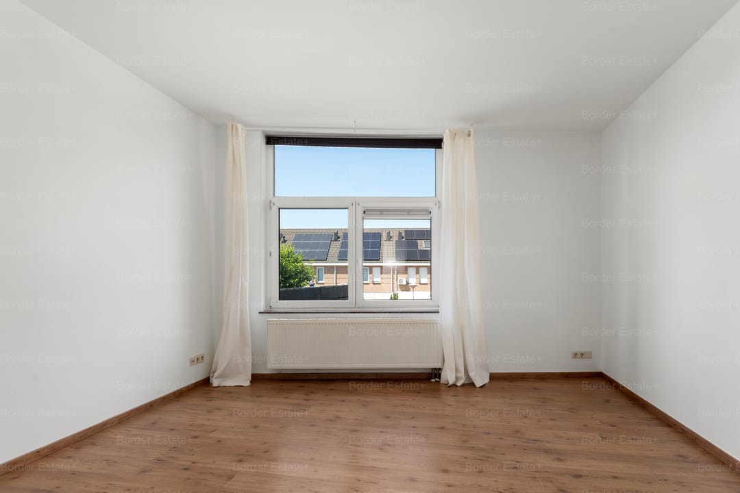 Characteristic Light Apartment with Bay Window in Maastricht — 8