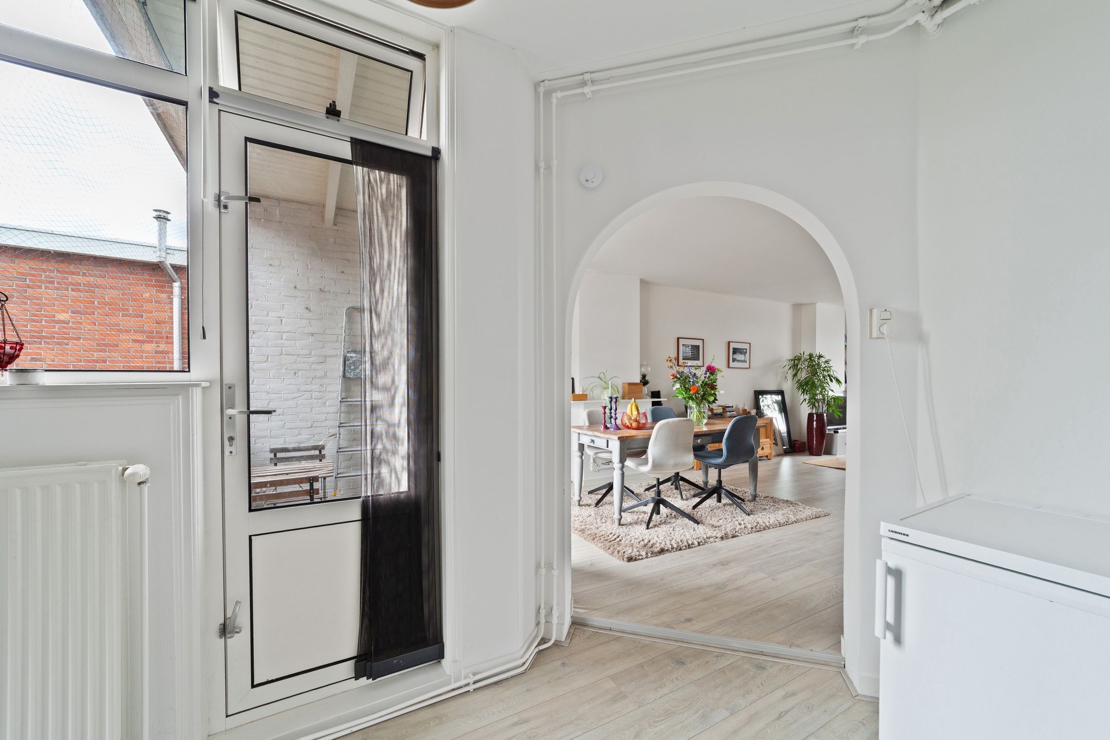 Starter Apartment with Sunny South-Facing Balcony Near Harbor and City Center — 18