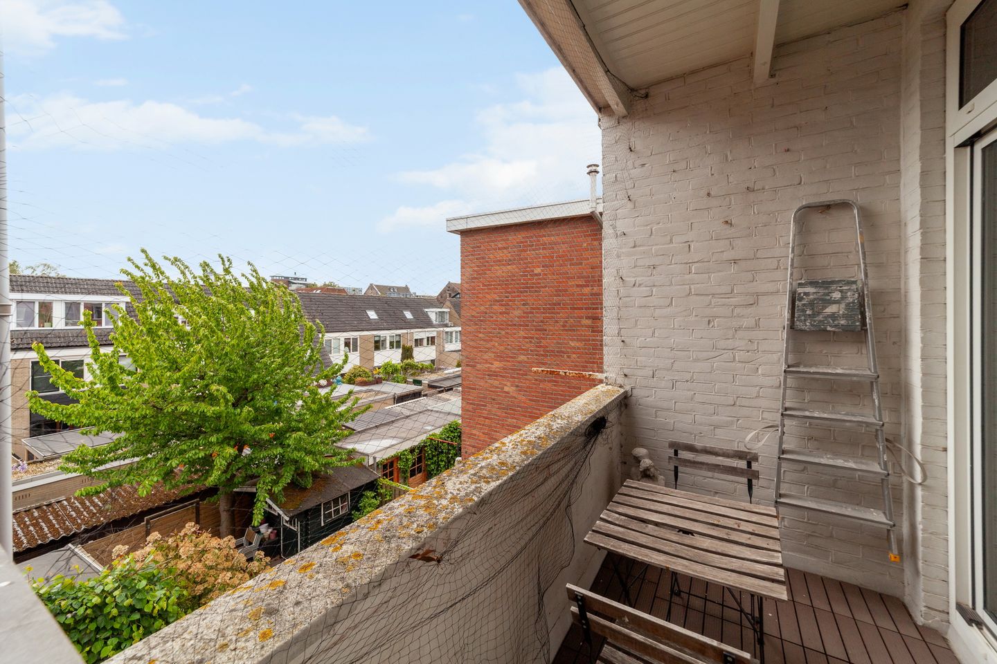Starter Apartment with Sunny South-Facing Balcony Near Harbor and City Center — 19